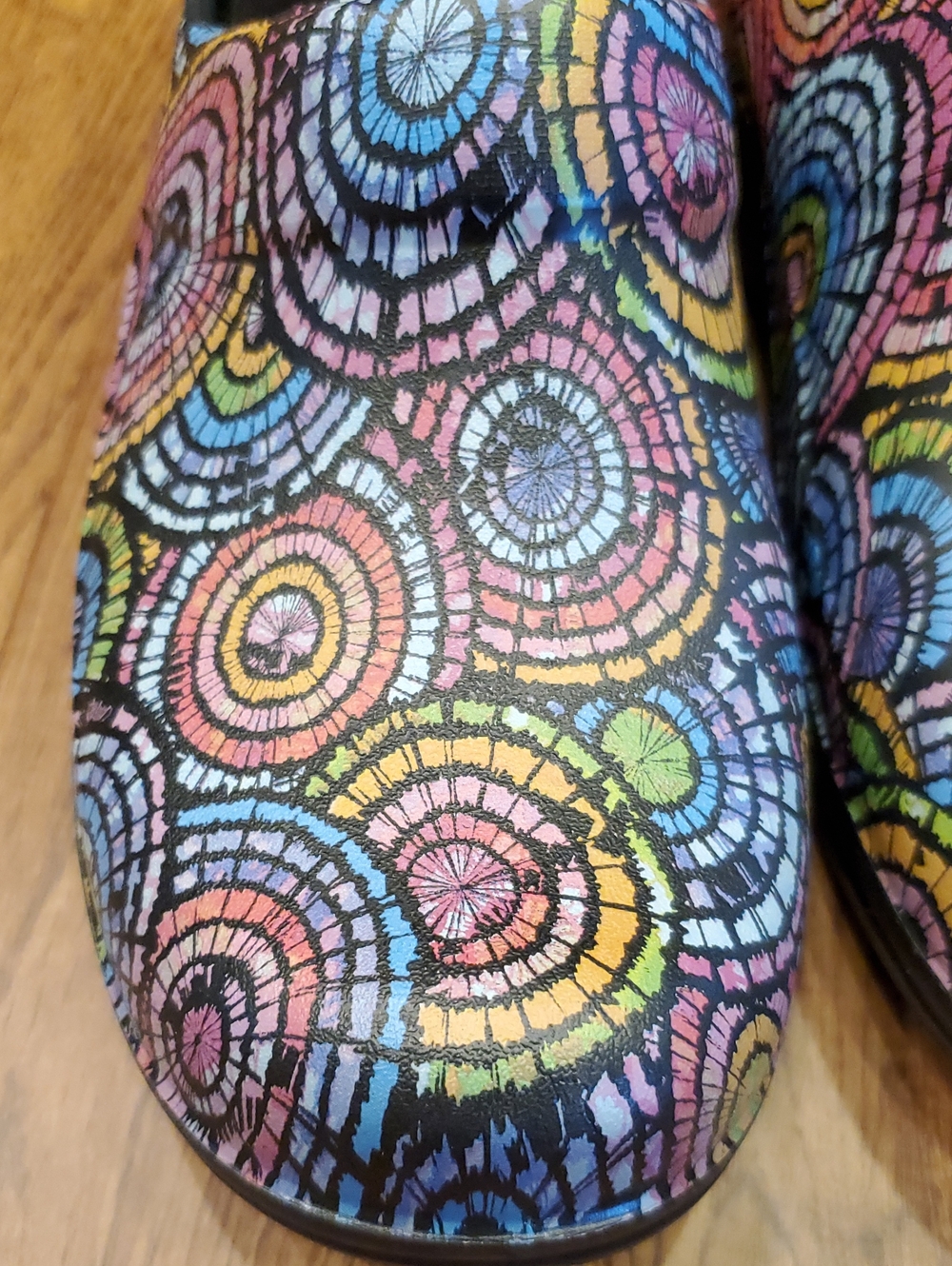 CROCS Neria Pro II Graphic Mosaic Print Dual Comfort Work Clogs Womens 9 - Picture 4 of 11